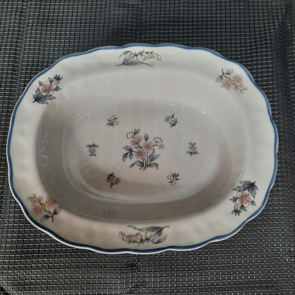 Royal Doulton Lincoln Pattern 10" Oval Vegetable Serving Bowl Vintage
